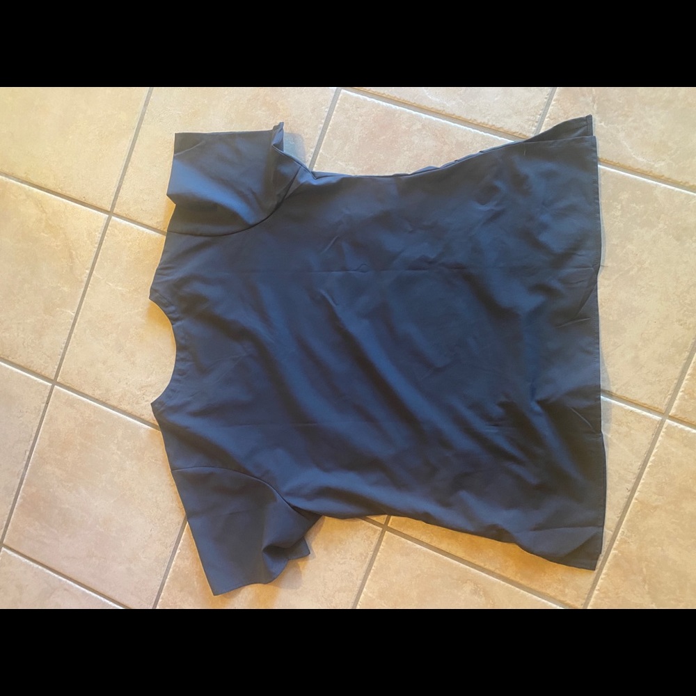 WonderWink Scrub top - Picture 2 of 3